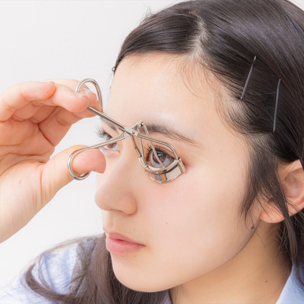 束感 まつ毛 作り方