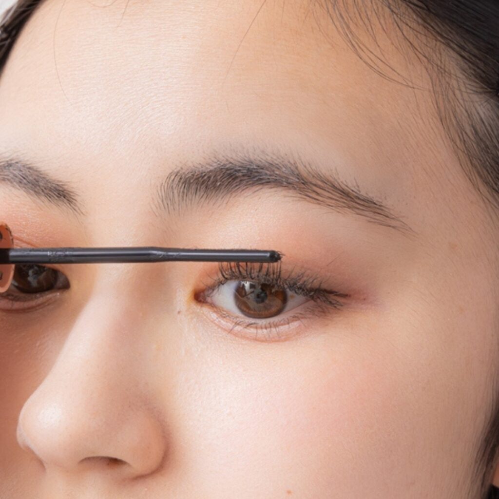 束感 まつ毛 作り方