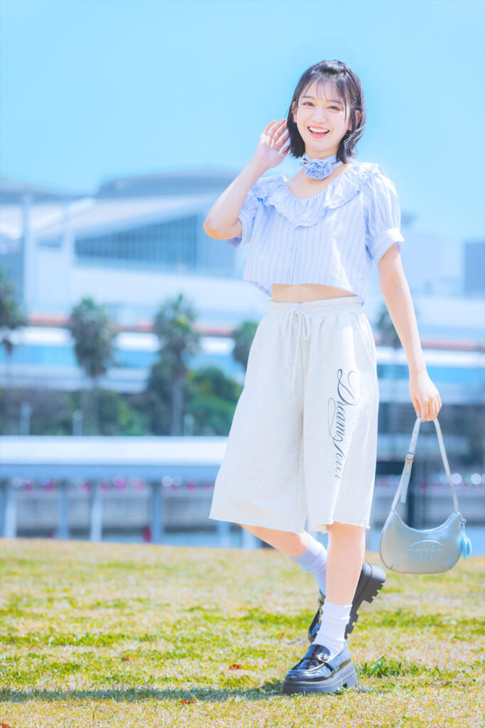 アイスブルー コーデ